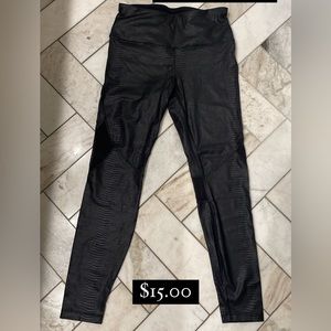 CRZ yoga faux leather legging size small (4/6)